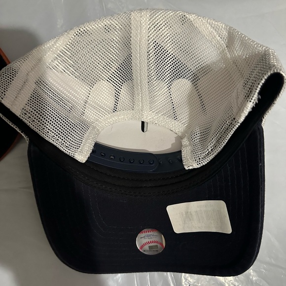 Lot of Adjustable Hats- MLB, Orvis, Levi’s - Picture 10 of 11